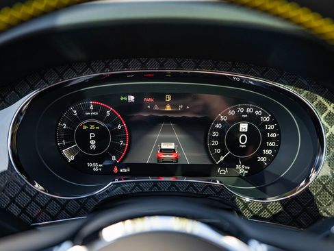 Used 2025 Bentley Bentayga S Black Edition image 7