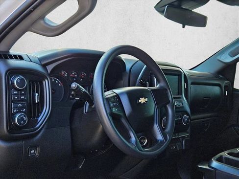 Used 2022 Chevrolet Silverado 1500 Custom image 9