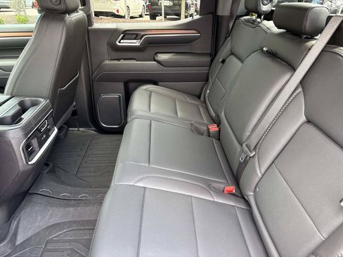 Used 2025 GMC Sierra 1500 Denali w/ Denali Reserve Package AWD/4WD image 30