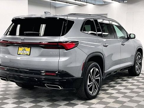 Used 2025 Buick Enclave Sport Touring w/ Power Package image 11