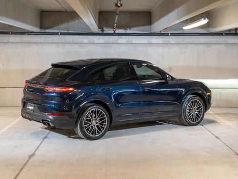 Certified 2023 Porsche Cayenne Coupe AWD/4WD image 7