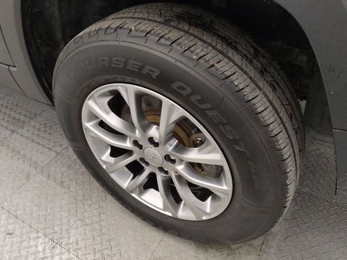 Used 2020 Jeep Cherokee Latitude Lux w/ Quick Order Package 26H Lux image 31