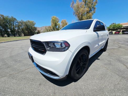 Used 2018 Dodge Durango SXT RWD image 3