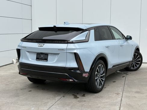Used 2024 Cadillac Lyriq Sport AWD/4WD image 7