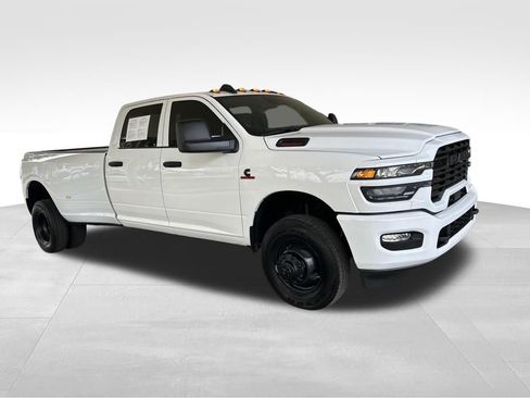 Used 2025 RAM 3500 Tradesman AWD/4WD image 2