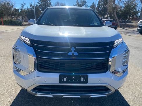 Used 2024 Mitsubishi Outlander SE image 8