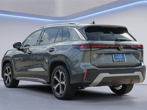 New 2025 Volkswagen Tiguan SE image 6