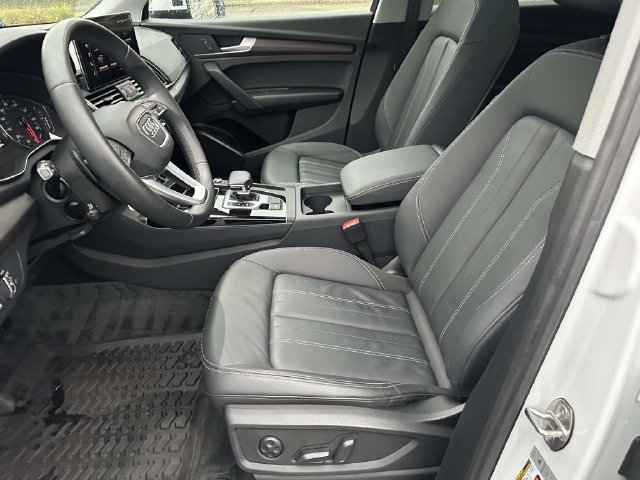 Used 2023 Audi Q5 2.0T Premium w/ Convenience Package AWD/4WD image 22