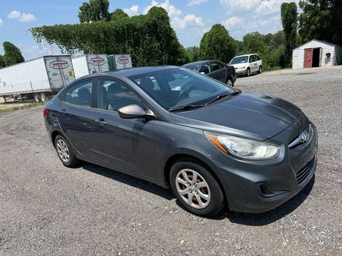 Used 2012 Hyundai Accent GLS FWD image 20