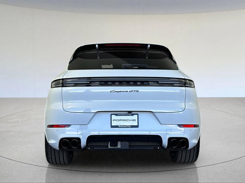 New 2026 Porsche Cayenne GTS AWD/4WD image 7