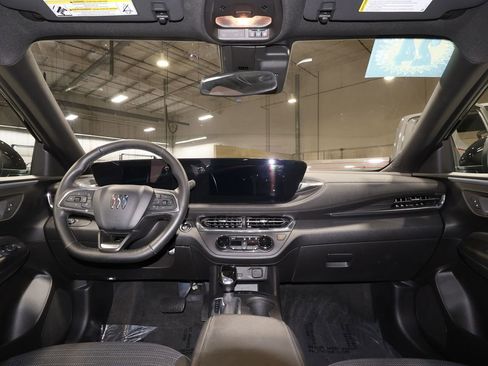 Certified 2024 Buick Envista Preferred w/ Convenience I Package image 28