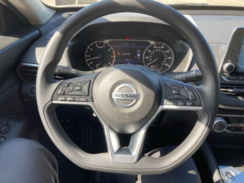 Used 2020 Nissan Altima 2.5 S FWD image 11