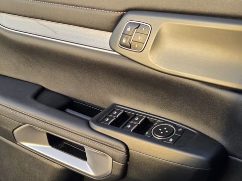 Used 2024 Ford Ranger Lariat w/ FX4 Off-Road Package image 18