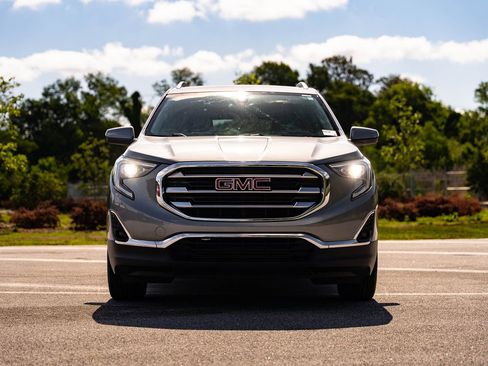 Used 2019 GMC Terrain SLT FWD image 2