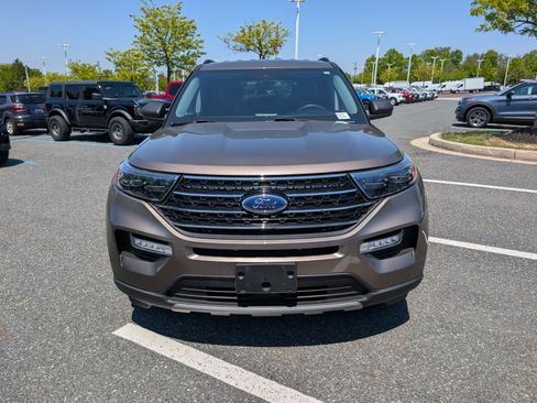 Certified 2021 Ford Explorer XLT w/ Equipment Group 202A AWD/4WD image 8