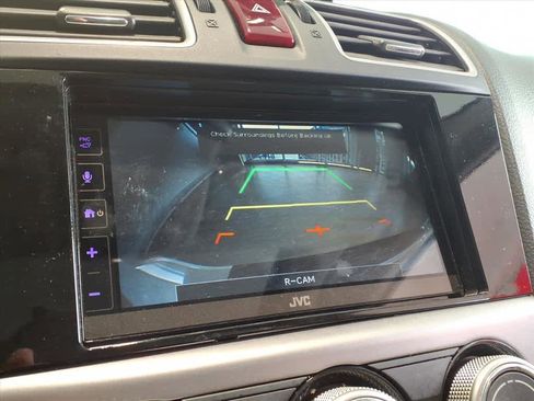 Used 2017 Subaru Crosstrek 2.0i Premium w/ Moonroof Package image 10