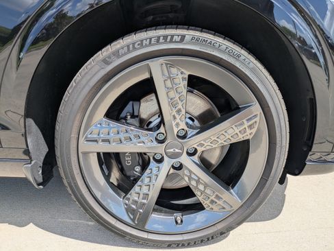 Certified 2024 Genesis GV70 2.5T w/ Sport Prestige Package AWD/4WD image 9