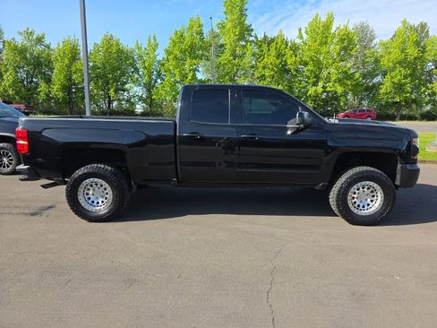 Used 2019 Chevrolet Silverado 1500 LT AWD/4WD image 6