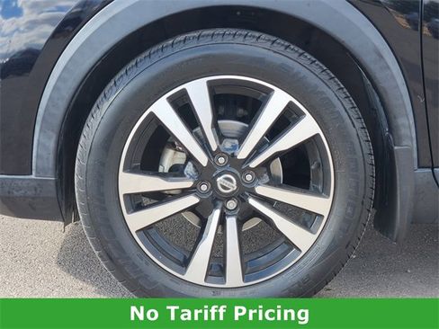 Used 2018 Nissan Kicks SV image 10