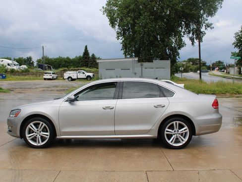 Used 2012 Volkswagen Passat TDI SEL Premium FWD image 5