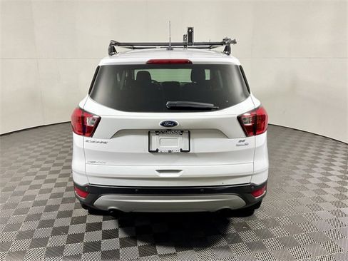 Used 2019 Ford Escape SE image 11