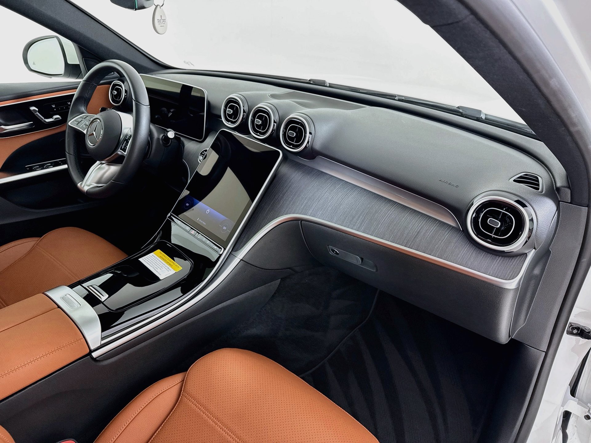 Used 2025 Mercedes-Benz C 300 Sedan image 31