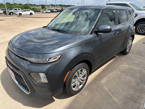 Used 2020 Kia Soul LX FWD image 3