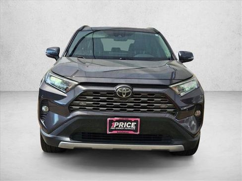 Used 2019 Toyota RAV4 Limited FWD image 2