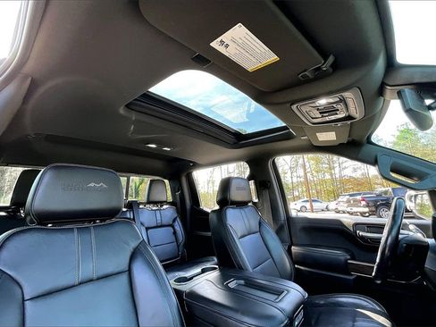 Used 2019 Chevrolet Silverado 1500 High Country image 24