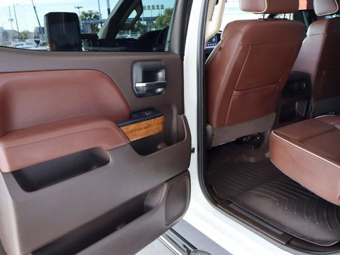 Used 2017 Chevrolet Silverado 2500 High Country w/ Duramax Plus Package image 29