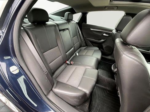 Used 2016 Chevrolet Impala LT w/ Convenience Package image 28
