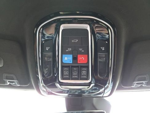 Used 2022 Jeep Grand Cherokee Summit AWD/4WD image 19