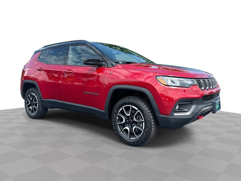 Used 2025 Jeep Compass Trailhawk AWD/4WD image 1