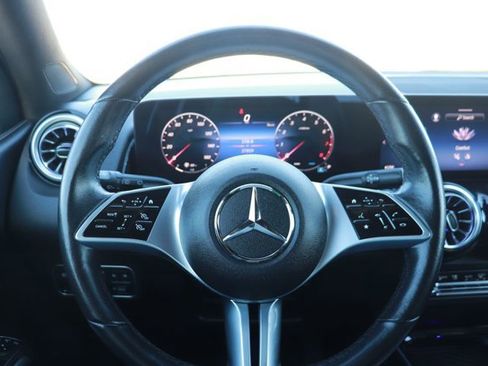 Used 2024 Mercedes-Benz GLB 250 image 18