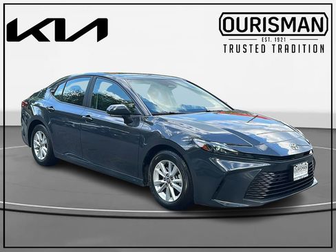 Used 2025 Toyota Camry LE FWD image 1