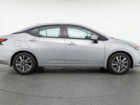 Used 2025 Nissan Versa SV FWD image 11