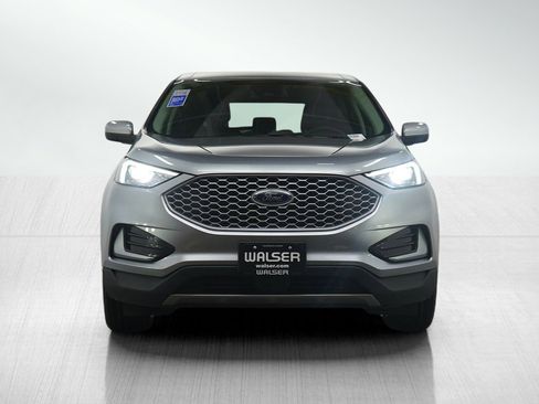Used 2024 Ford Edge SEL image 9