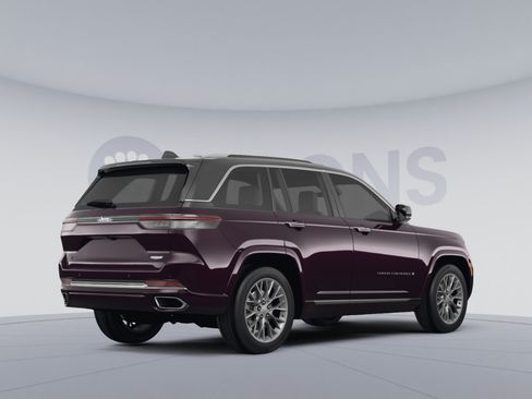 Used 2024 Jeep Grand Cherokee Summit w/ Adv Protech Group IV AWD/4WD image 4
