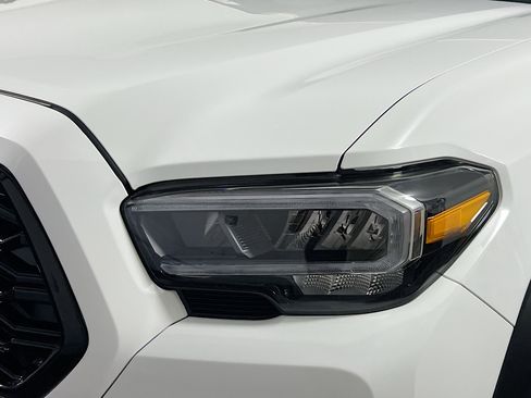 Used 2023 Toyota Tacoma TRD Off-Road image 11