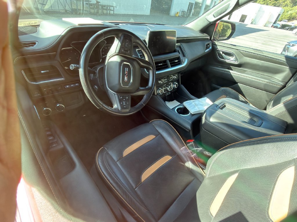 Used 2021 GMC Yukon XL AT4 w/ Technology Package AWD/4WD image 6