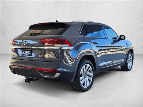 Used 2021 Volkswagen Atlas Cross Sport SE w/ Panoramic Sunroof Package image 5