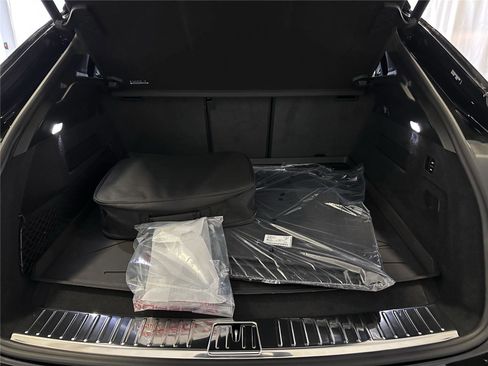 Used 2025 Porsche Cayenne Turbo image 28