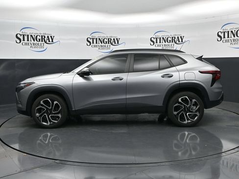 Used 2024 Chevrolet Trax RS w/ Sunroof Package FWD image 4