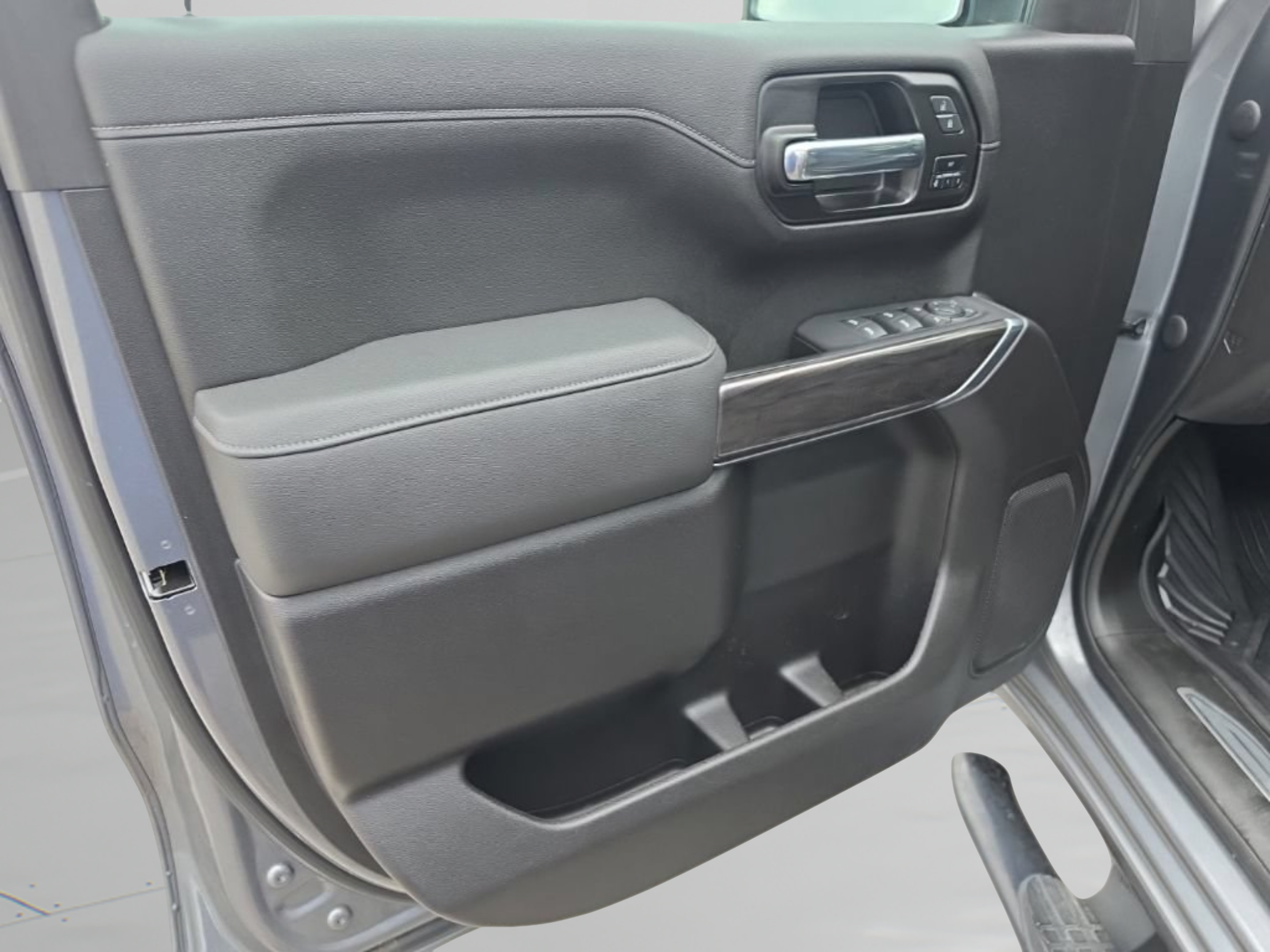 Used 2021 Chevrolet Silverado 1500 LTZ AWD/4WD image 16