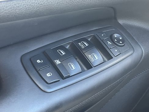 Used 2018 Jeep Grand Cherokee Overland image 16