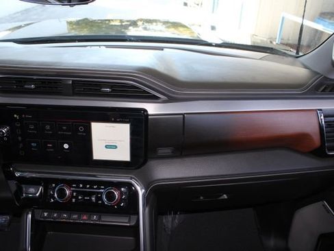 Used 2024 GMC Sierra 3500 Denali w/ Denali Reserve Package image 31