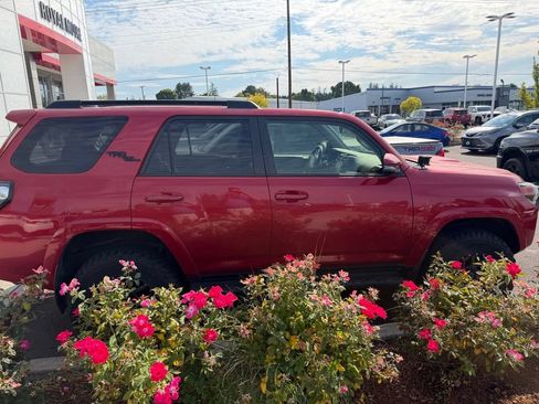 Used 2020 Toyota 4Runner TRD Off-Road Premium w/ Moonroof Package AWD/4WD image 7