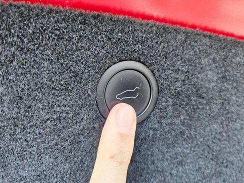 Used 2022 Tesla Model X image 70