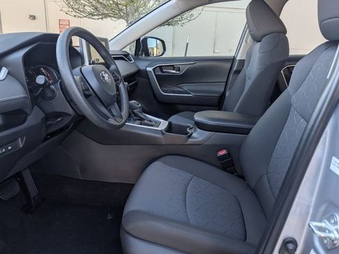 Used 2025 Toyota RAV4 XLE image 26