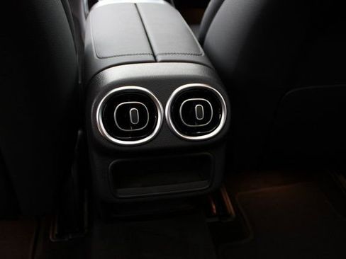 New 2025 Mercedes-Benz GLC 300 4MATIC image 34